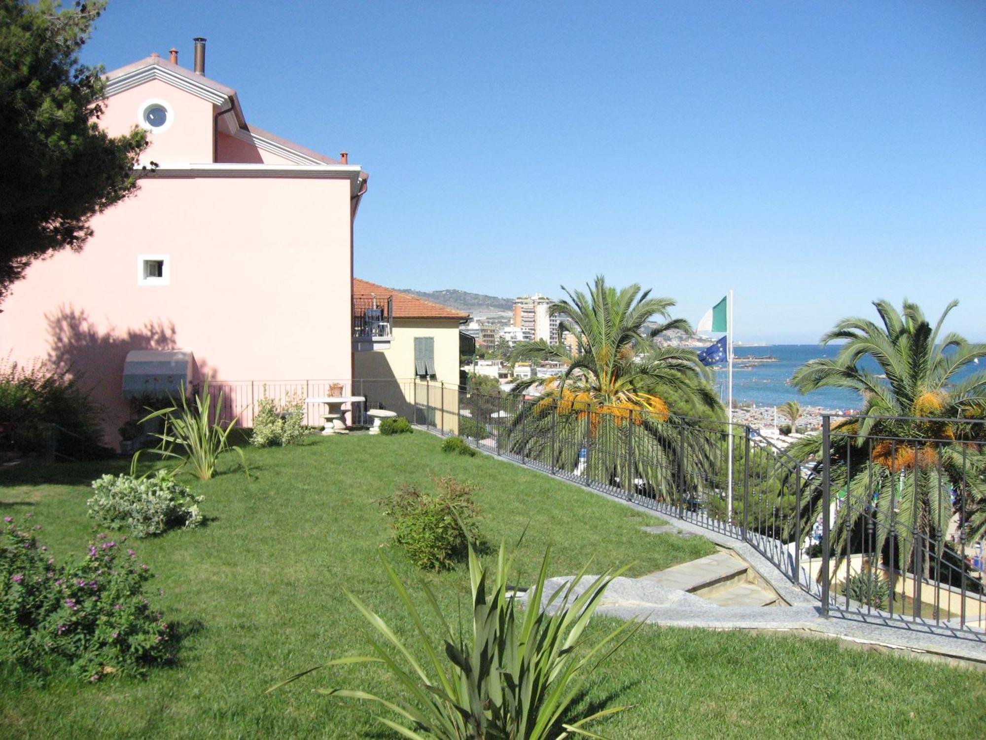 Villa Sacra Famiglia Casa Per Ferie Arma di Taggia Extérieur photo